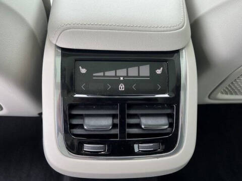 2022 Volvo XC60 B5 Inscription