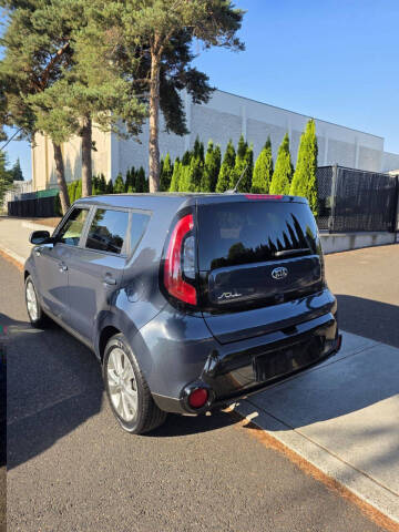 2016 Kia Soul +