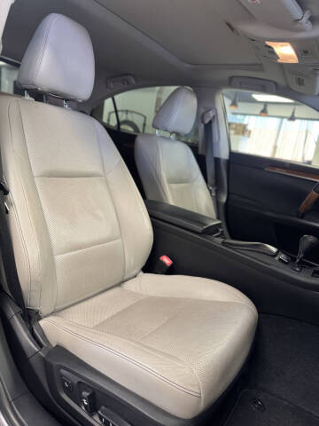 2013 Lexus ES 300h