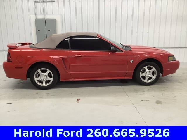 2004 Ford Mustang Deluxe