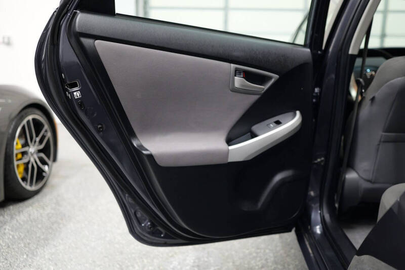 2013 Toyota Prius Plug-in Hybrid Advanced