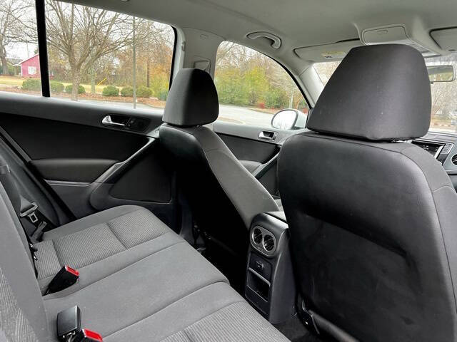 VolkswagenTiguan Limited19