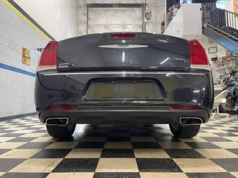 2017 Chrysler 300 C