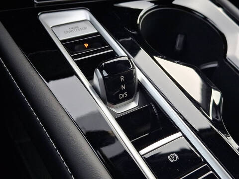 2026 Volkswagen Atlas Cross Sport SEL Premium R-Line 4Motion