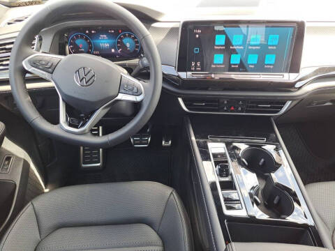 2026 Volkswagen Atlas Cross Sport SEL R-Line Black 4Motion