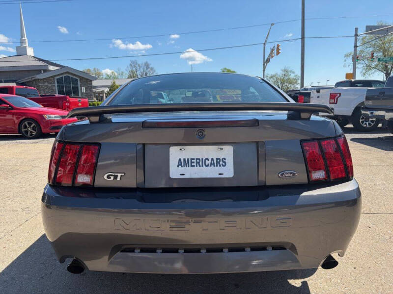 2003 Ford Mustang