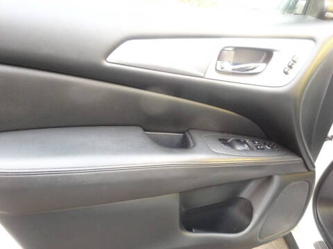 2018 Nissan Pathfinder SL