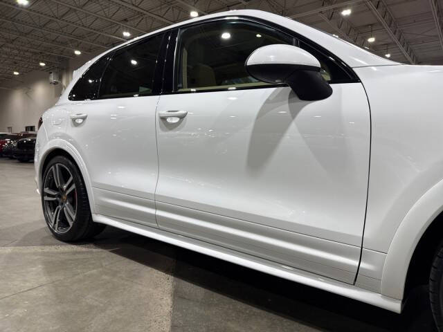 2013 Porsche Cayenne GTS