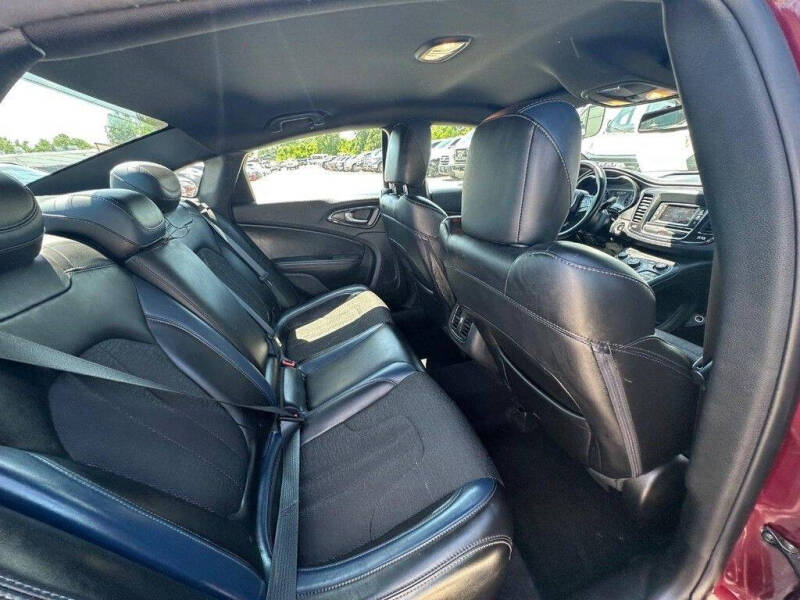 2016 Chrysler 200 S