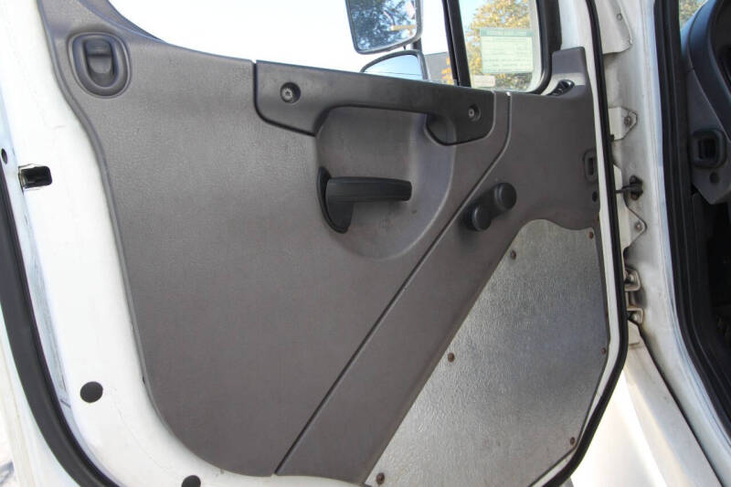 2015 Freightliner M2 106