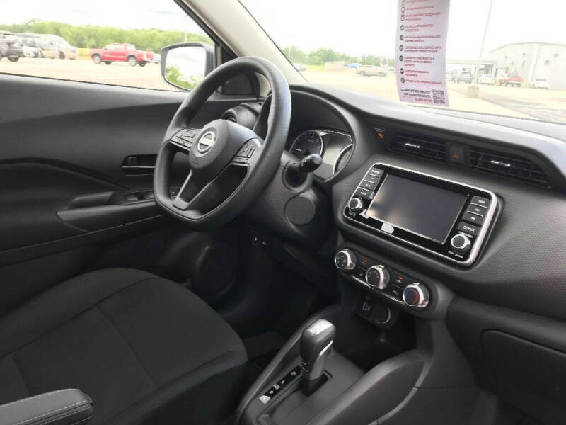 2025 Nissan Kicks Play S