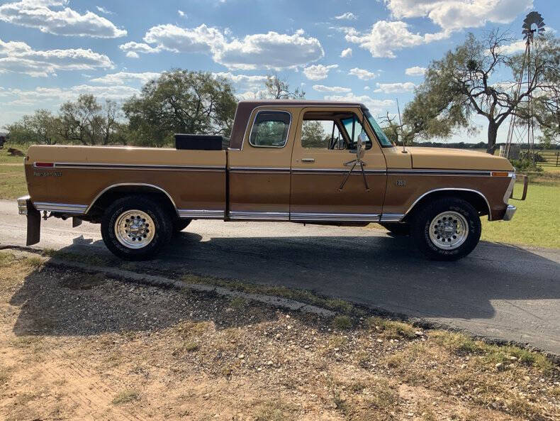 1975 Ford F-250