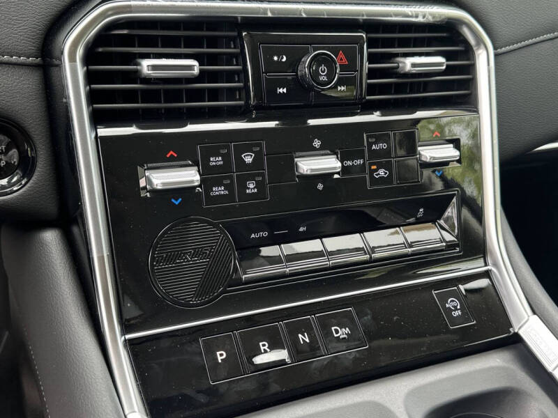 2025 Nissan Armada SV