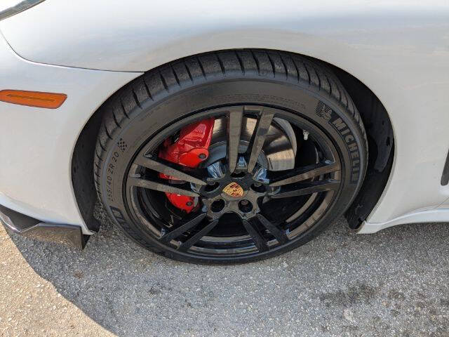 2015 Porsche Panamera 4