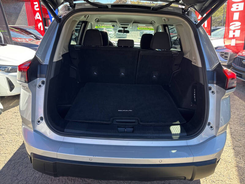 2024 Nissan Rogue SV