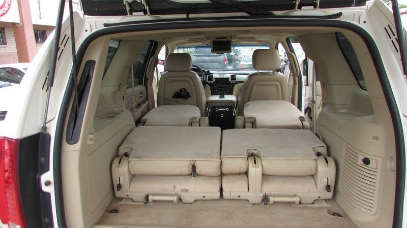 2010 Cadillac Escalade Luxury