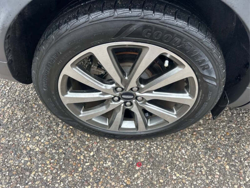 2019 Lincoln Nautilus Select