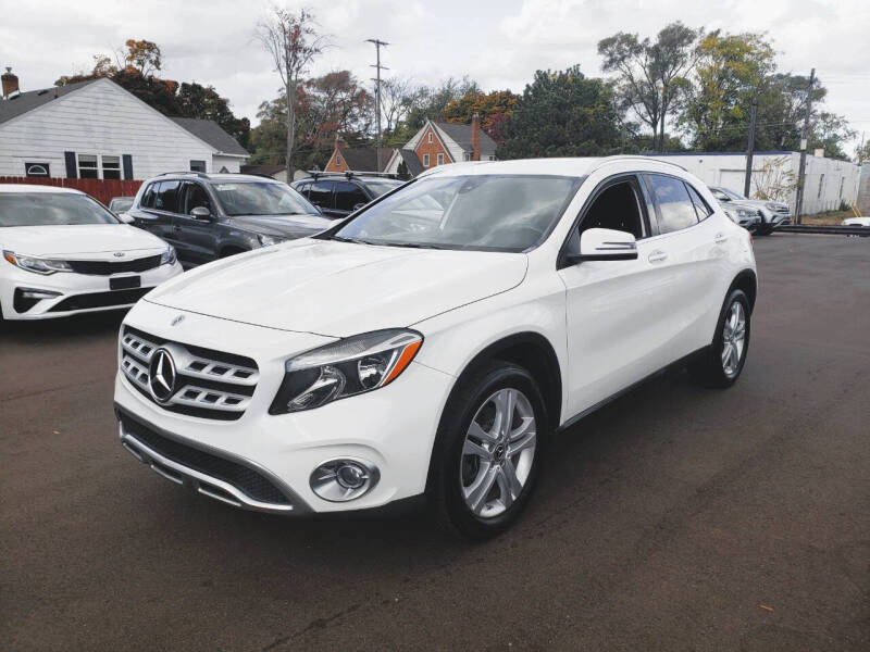 2019 Mercedes-Benz GLA-Class GLA250 photo 2