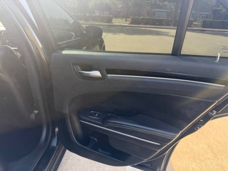 2019 Chrysler 300 S