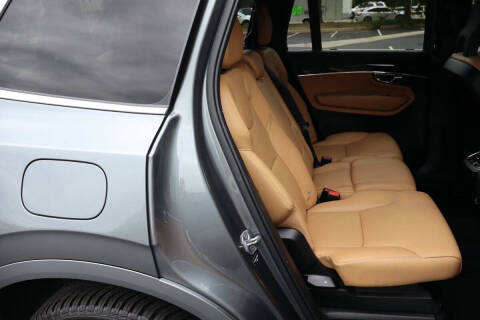 2018 Volvo XC90 T6 Momentum
