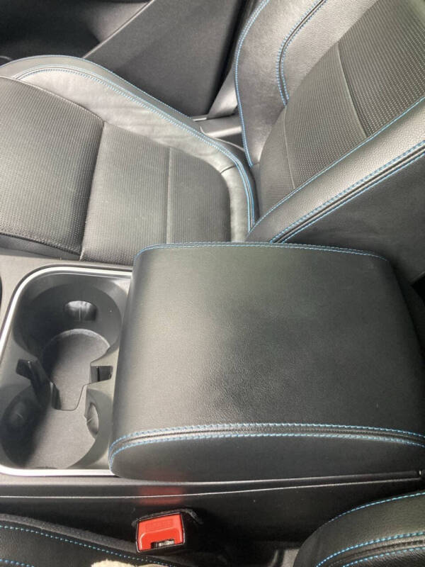 2019 Jaguar E-PACE P300 R-Dynamic SE