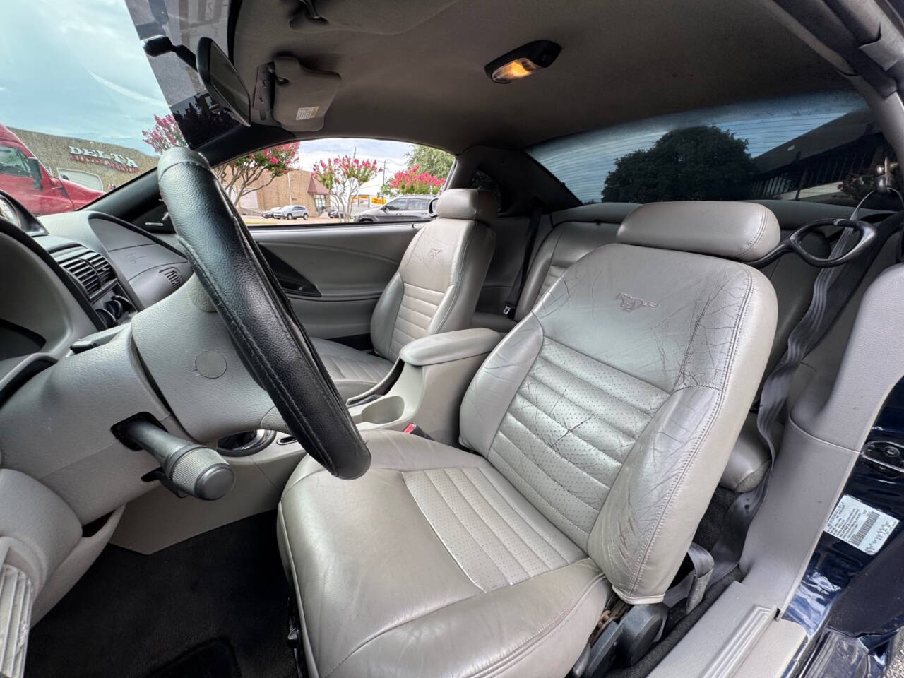 2001 Ford Mustang 11