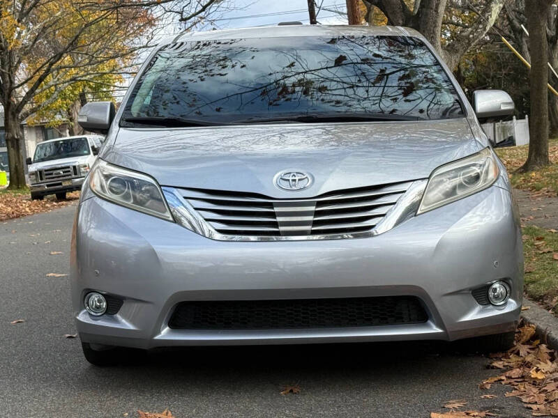 2017 Toyota Sienna Limited Premium 7-Passenger