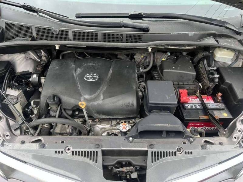 2019 Toyota Sienna XLE 8-Passenger