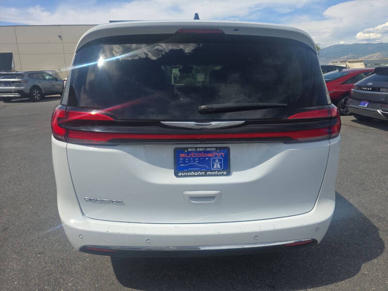 2023 Chrysler Pacifica Touring L