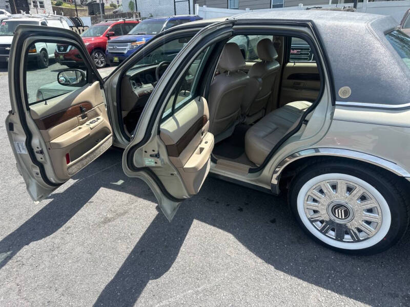 2004 Mercury Grand Marquis GS
