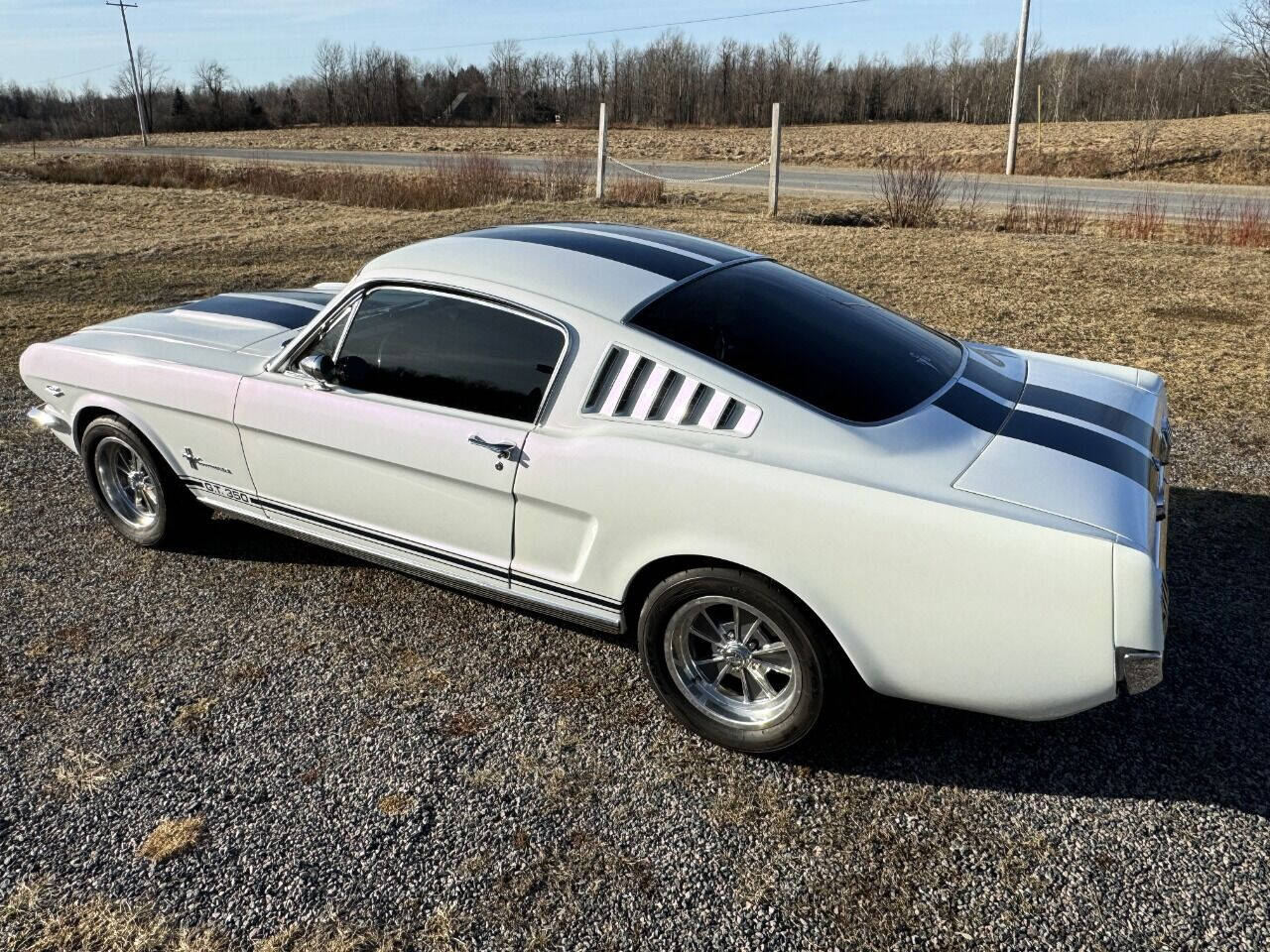 1965 Ford Mustang 33