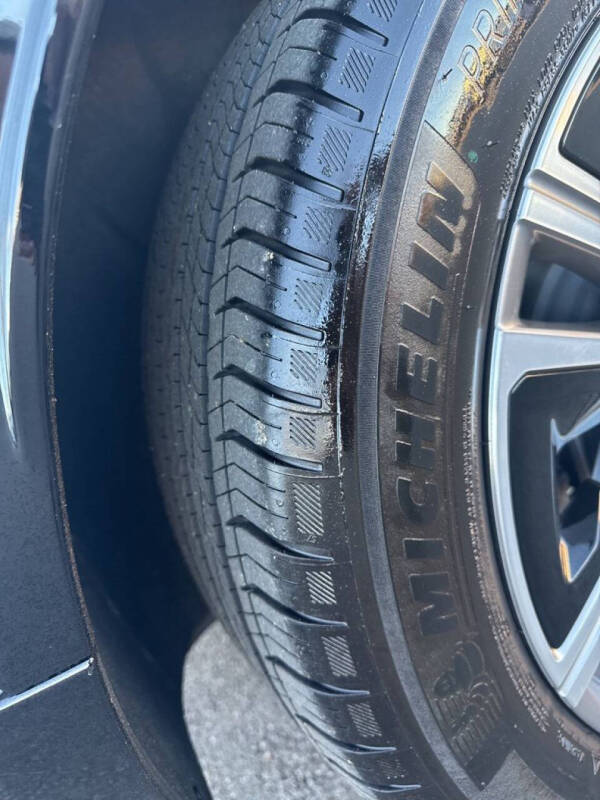 2024 Cadillac LYRIQ Luxury 1