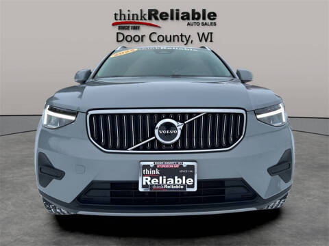 2025 Volvo XC40 B5 Core Bright Theme