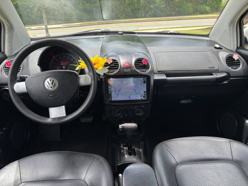 2010 Volkswagen New Beetle