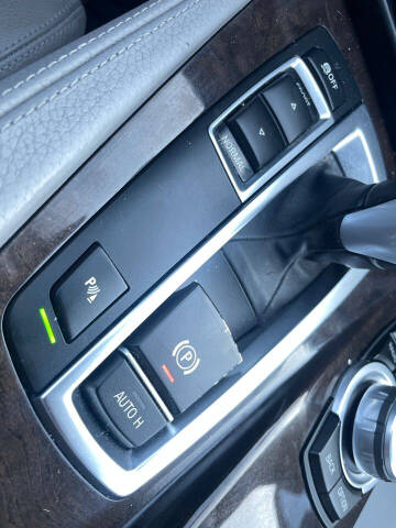 2011 BMW 5 Series 528i