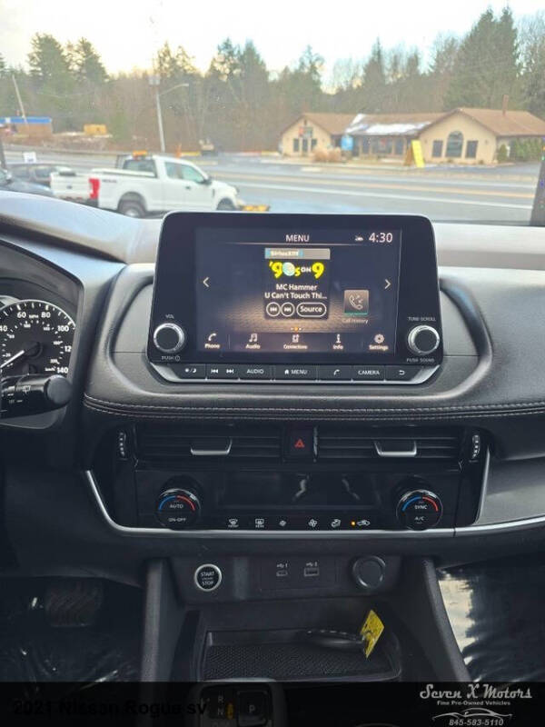2021 Nissan Rogue SV