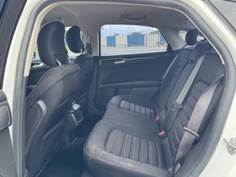 2014 Ford Fusion SE