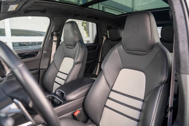2022 Porsche Cayenne 17