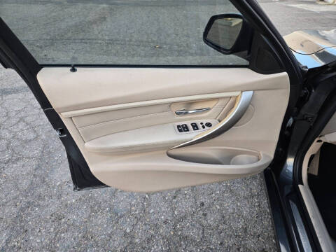 2012 BMW 3 Series 328i