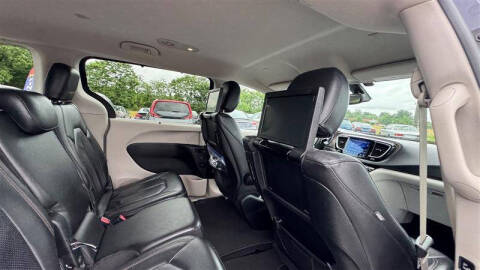 2017 Chrysler Pacifica Touring-L Plus
