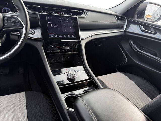 2022 Jeep Grand Cherokee Laredo