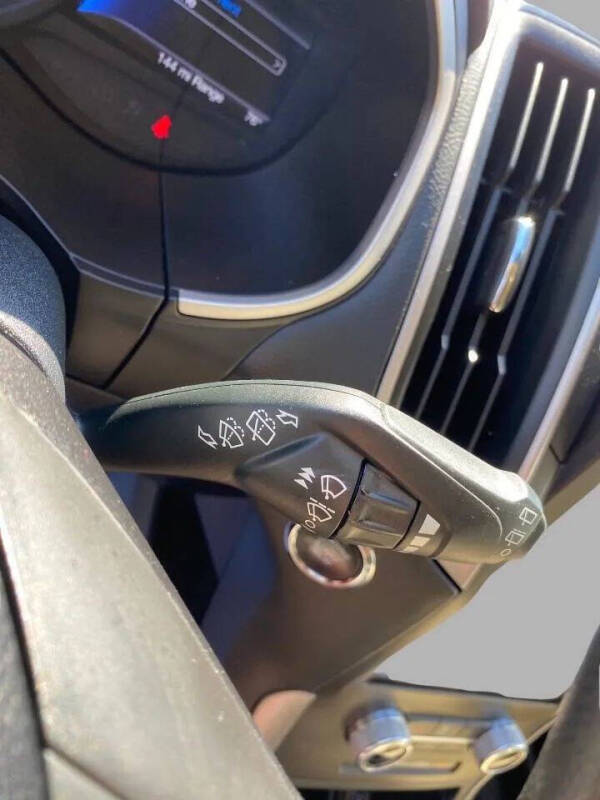 2021 Ford Edge SE