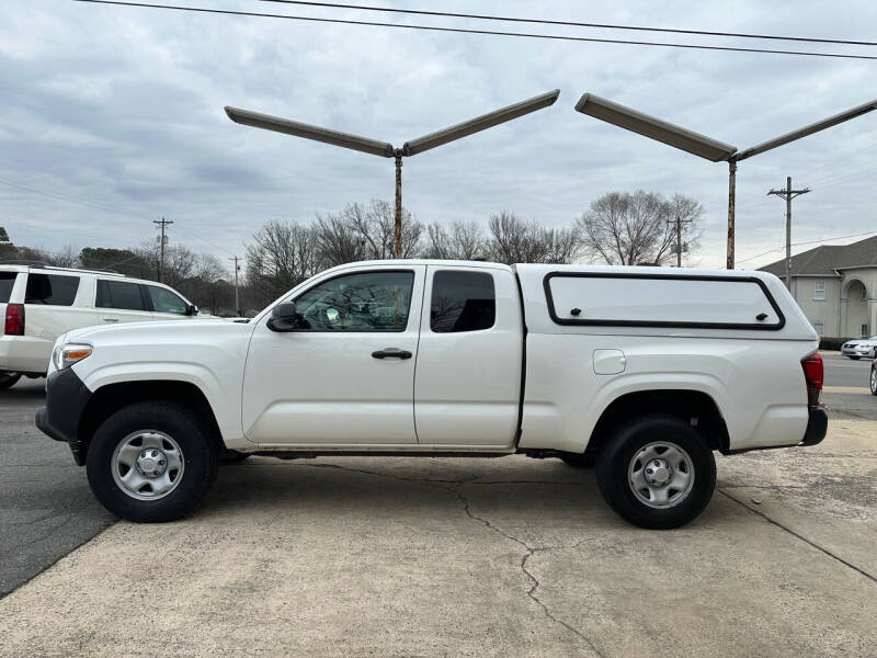 2020 Toyota Tacoma SR photo 6