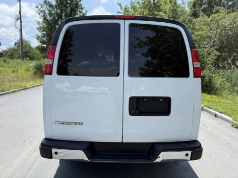2024 Chevrolet Express LT 3500