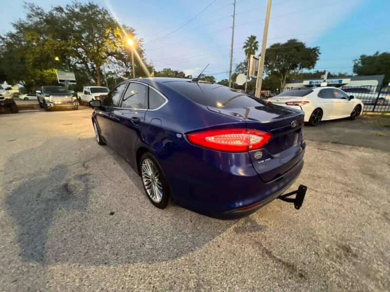 2014 Ford Fusion SE