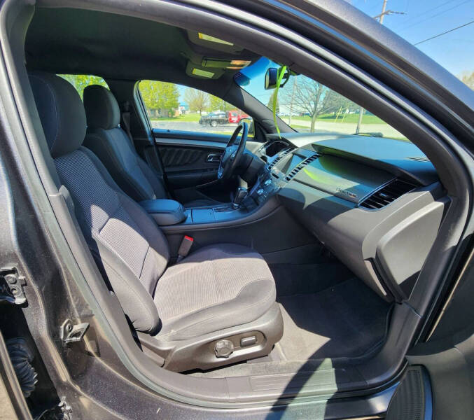 2017 Ford Taurus SEL
