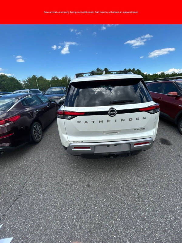 2024 Nissan Pathfinder Platinum