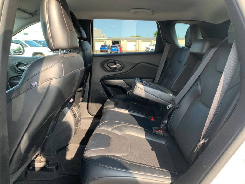 2022 Jeep Cherokee Latitude Lux