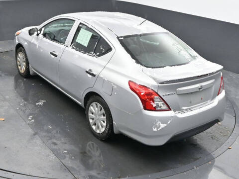 2019 Nissan Versa S Plus