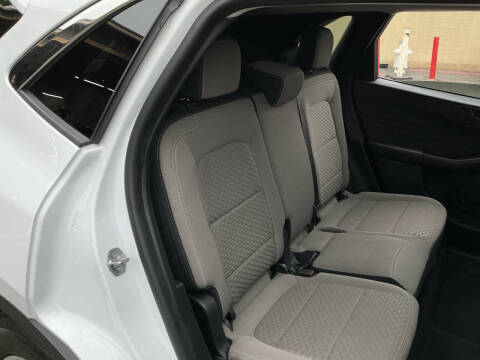 2022 Ford Escape Hybrid SE